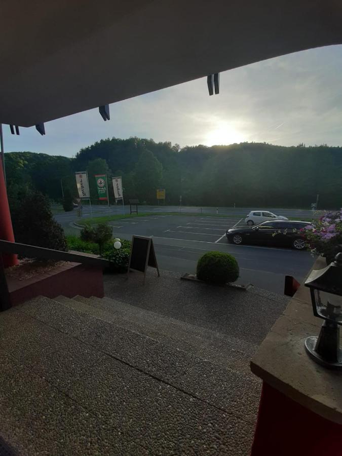 Hotel Landgasthof Frankenstern Goessweinstein Eksteriør billede